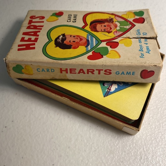 Vintage Hearts Card Game - Picture 2 of 11